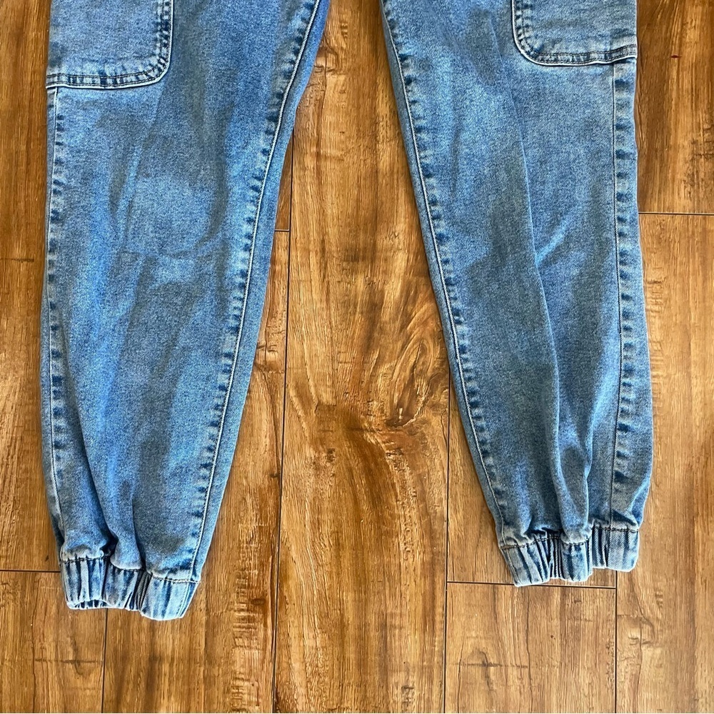 SO Women’s Blue High Waist Mom Jean Denim Cargo Joggers Pants Size 5 27 - Picture 4 of 10